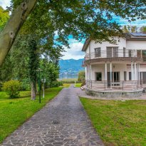 Cazzago Brabbia Lago Maggiore