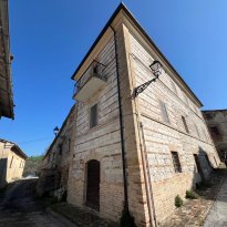 Mezzanotte, Pergola Le Marche